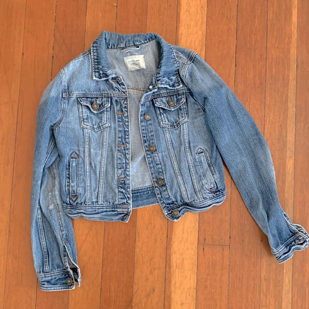 Cropped denim jacket